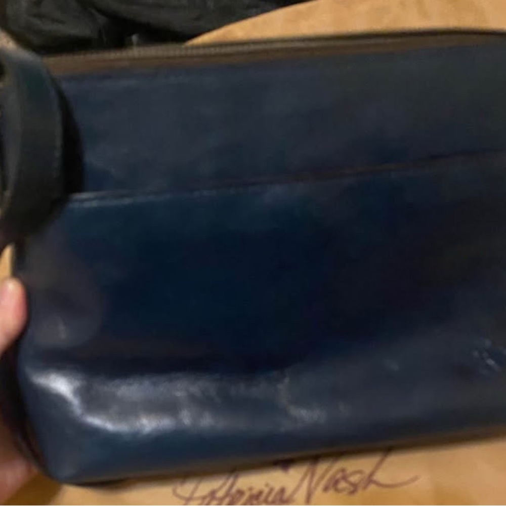 Patricia Nash NAVY Embossed Leather Crossbody Bag NWT - Picture 3 of 7